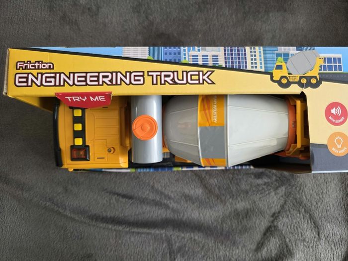 Camion de chantier  a friction  sonore et lumineux neuf - photo numéro 3
