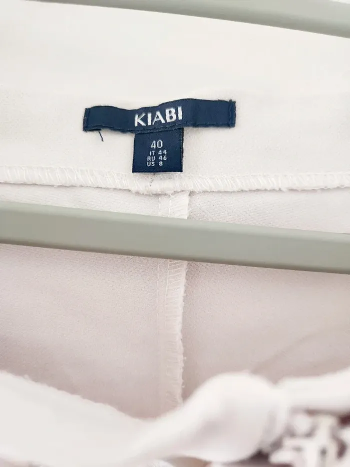 Pantalon femme blanc KIABI avec ceinture – Taille 40 - photo numéro 2