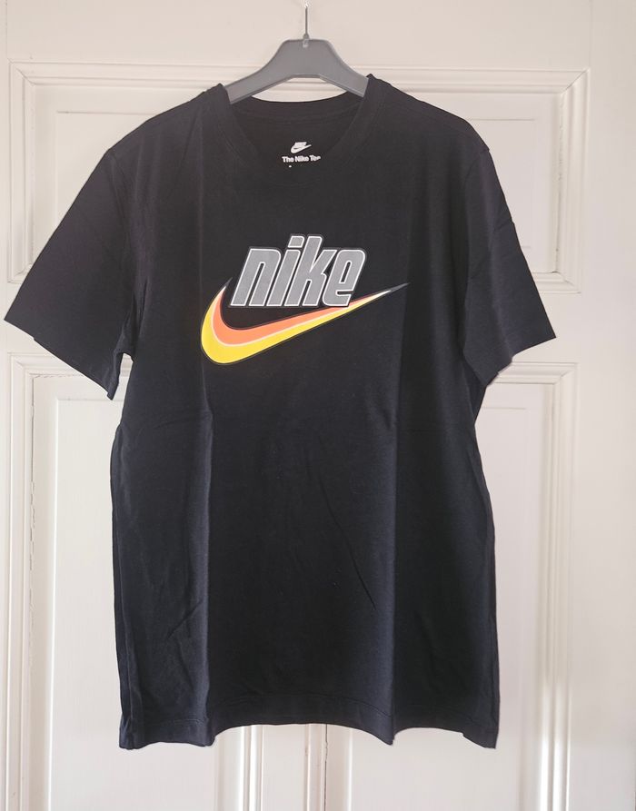 T-shirt nike
