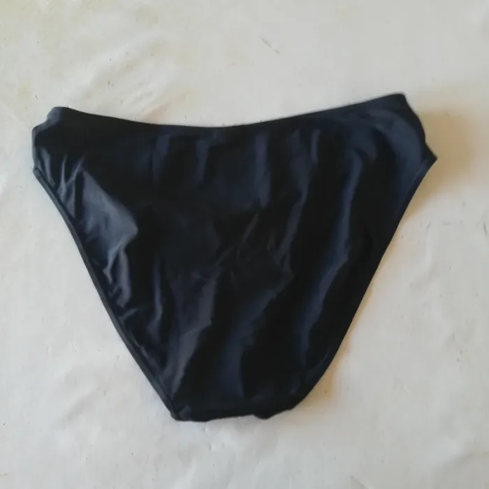 Culotte maillot de bain 2 pièces 3 Suisses t. 42/44 noir. - photo numéro 2