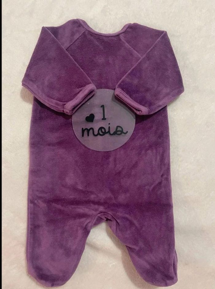 Pyjama  violet 1  mois - photo numéro 3