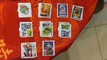 Lot de 343 étiquettes Marvel Devient un héros (possibilité de ventre à l'unité)