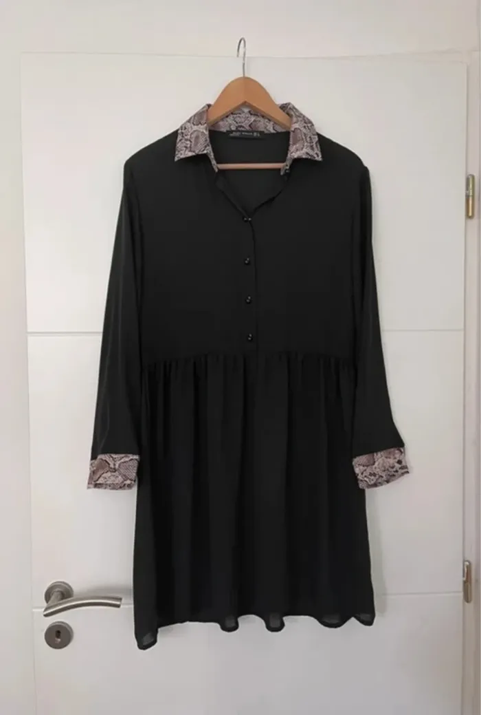Superbe robe fluide noire et serpent Zara 🌸 L