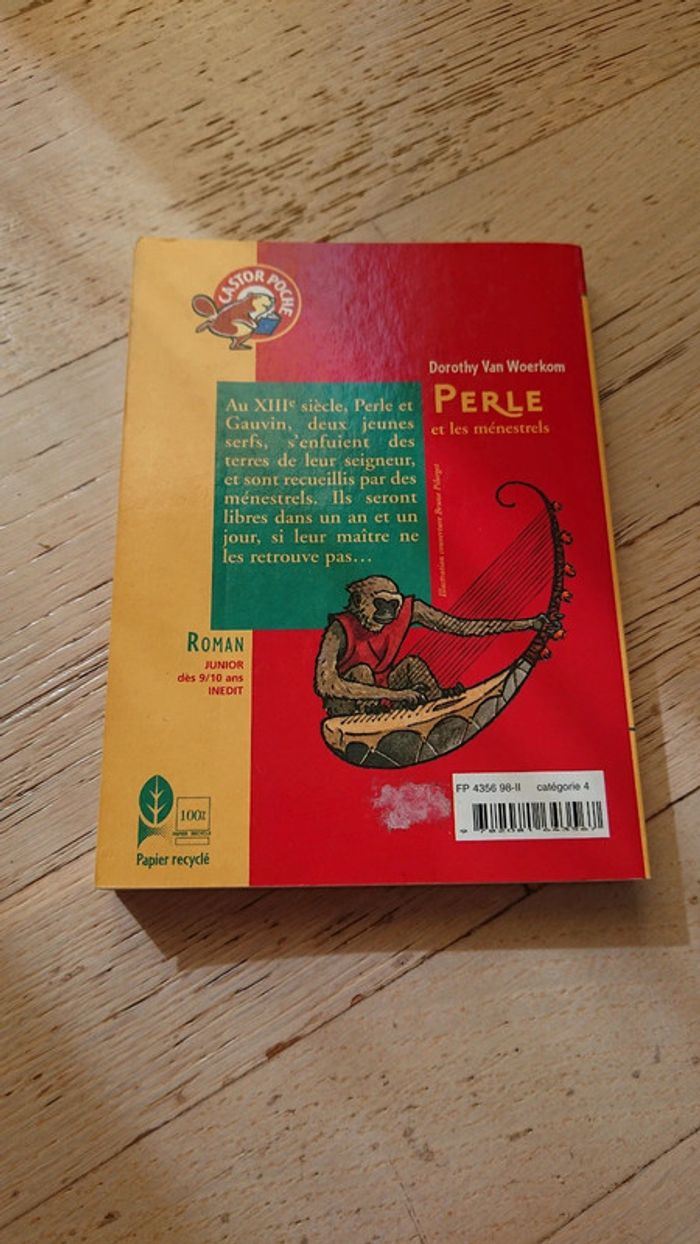 Livre "perle et les ménestrels" de Dorothy Van woerken - photo numéro 2