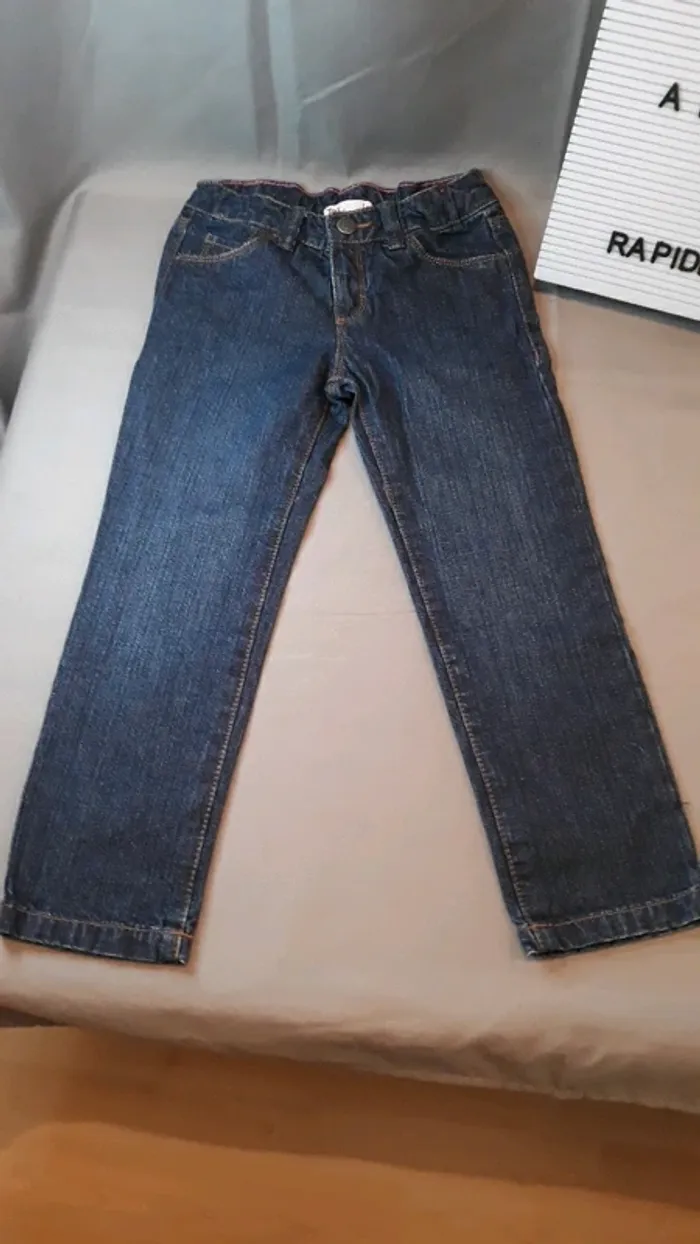 Jeans 4/5 ans - photo numéro 2