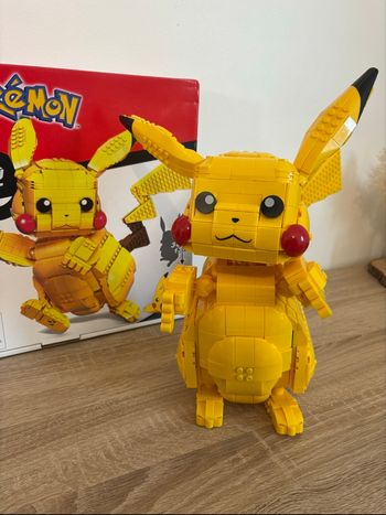 Lego Mega pikachu géant 