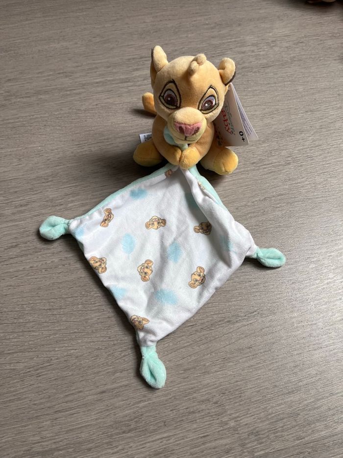 Doudou simba le roi lion menthe neuf avec étiquette
