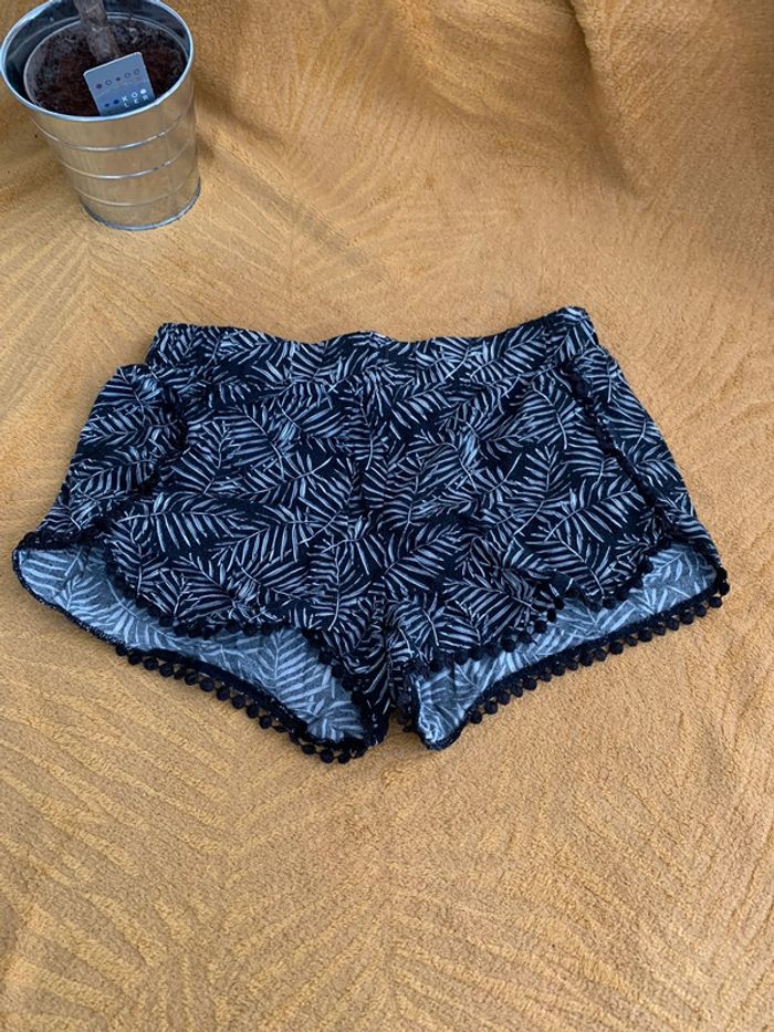 Short fille