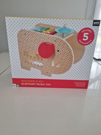 Elephant musical en bois