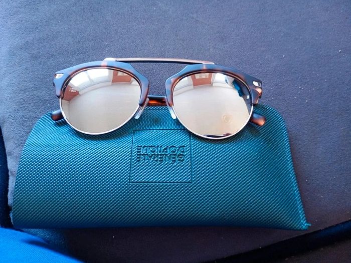 Lunettes de soleil neuves