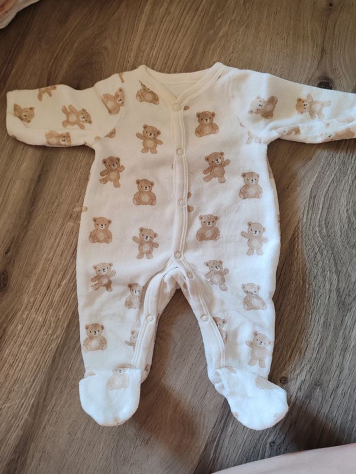 Pyjama bebe - taille 0-1mois