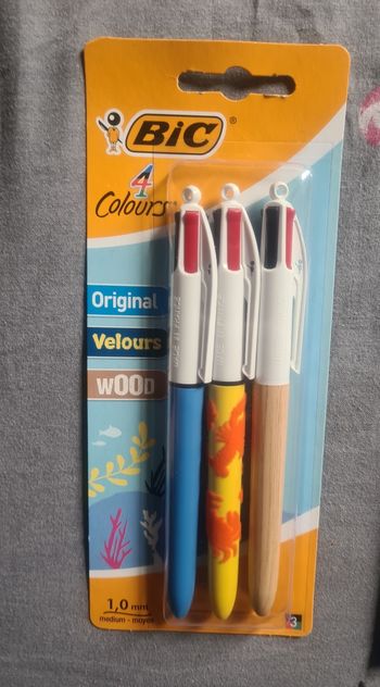 Lot de 3 stylos 4 couleurs NEUFS