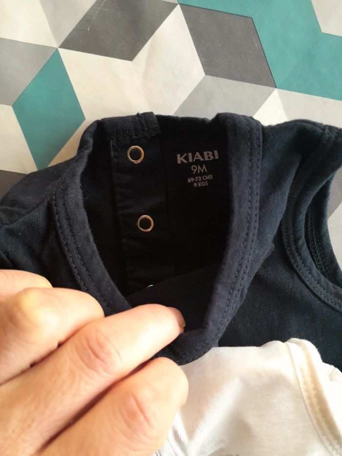 2 débardeurs neuf sans étiquette 9 mois Kiabi - photo numéro 5