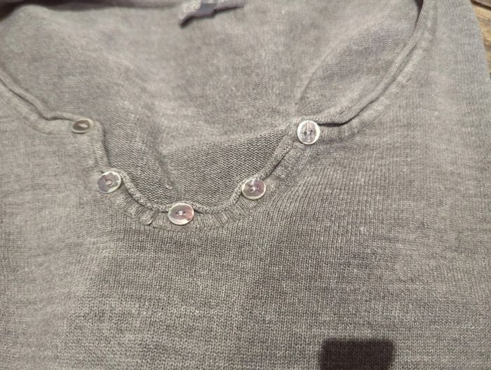 Pull gris col V - photo numéro 6