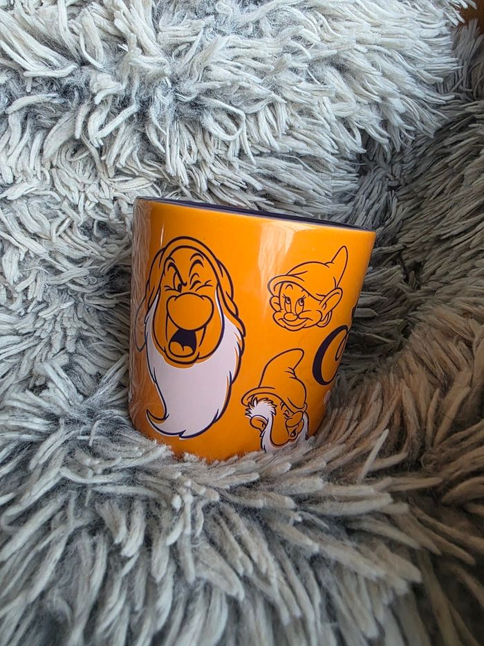 Tasse / mug disney blanche neige et les 7 nains disneyland paris - disney store - photo numéro 2