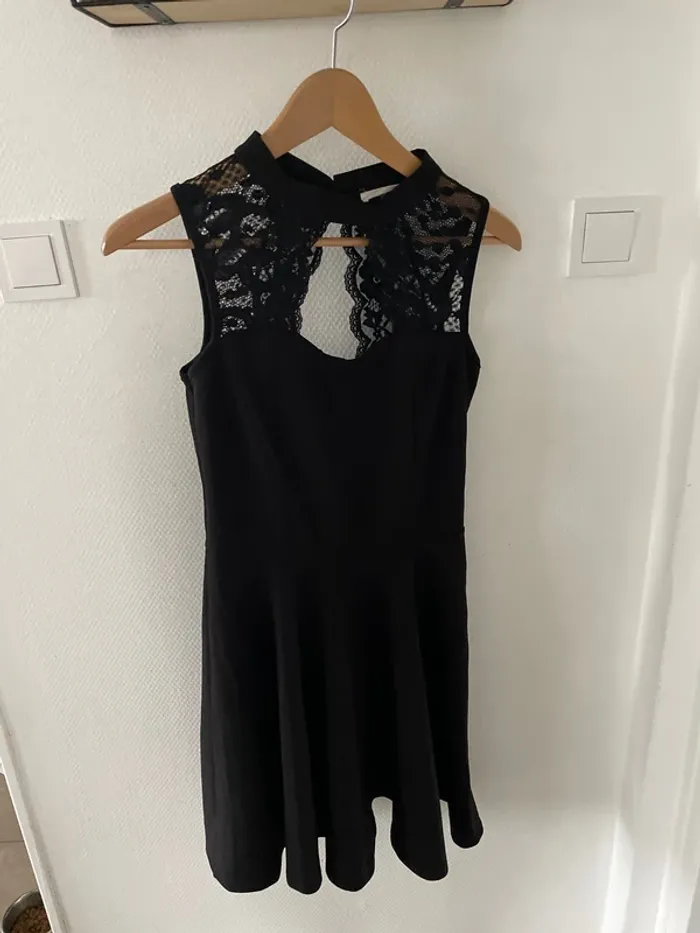 Robe patineuse noir cache cache