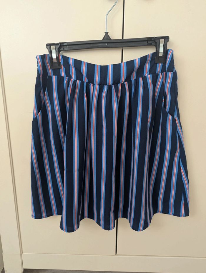 Jupe femme taille 40 Kiabi rayures verticales - photo numéro 3