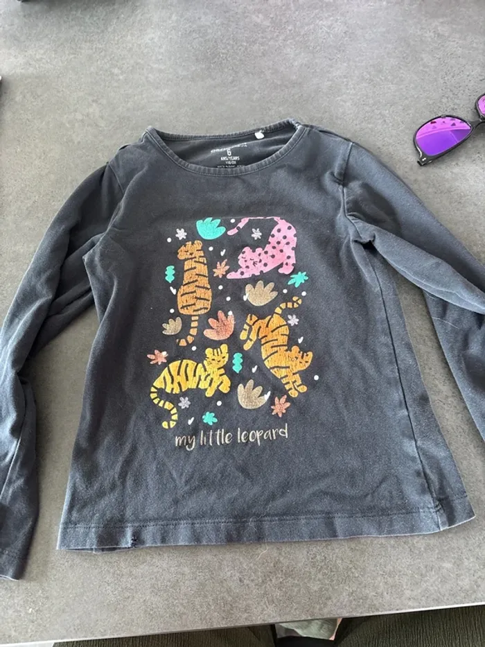 TEE shirt