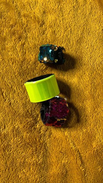 Lot de bracelet sequin et fluo enfants