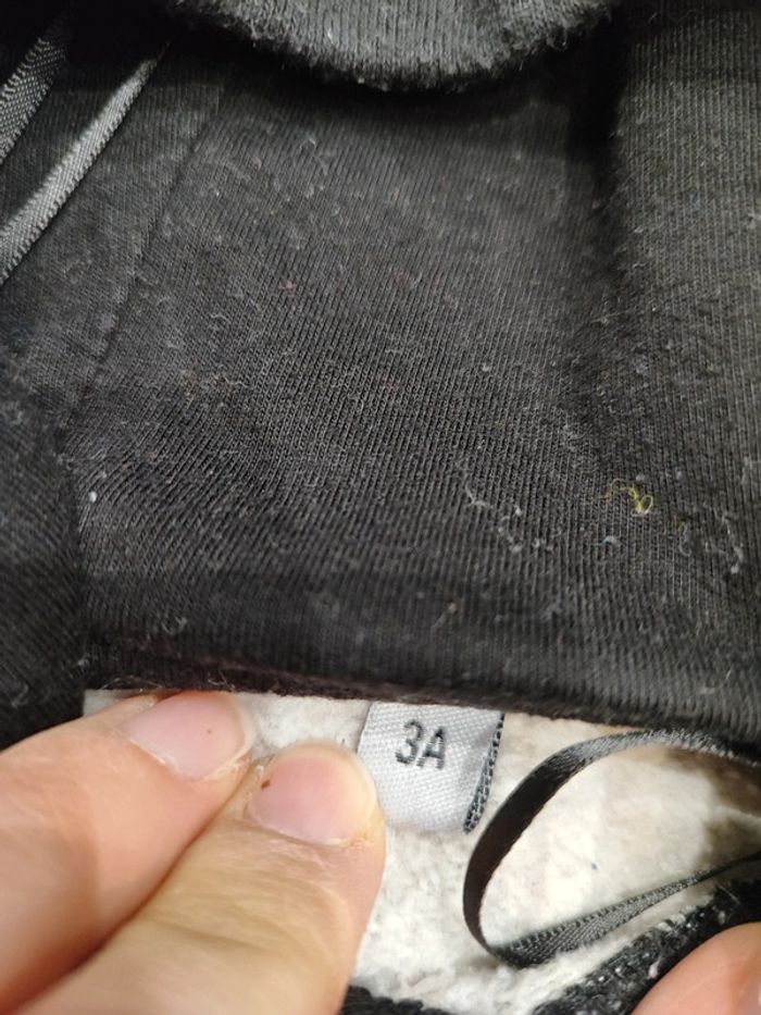 Sweat a capuche - photo numéro 3