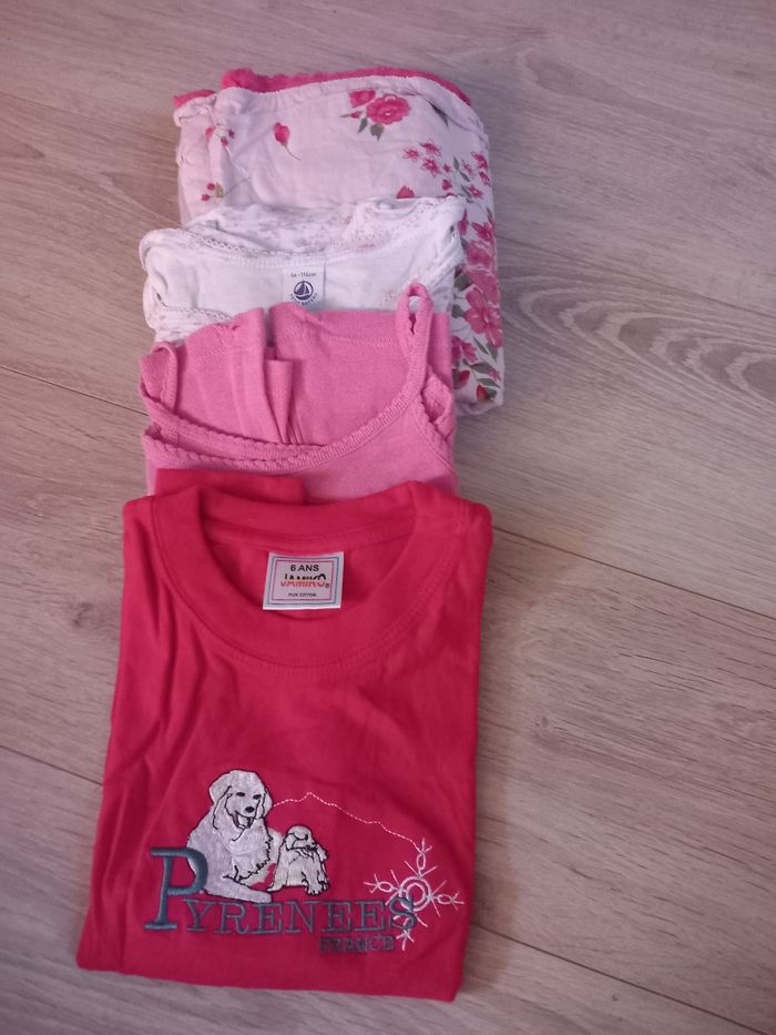 Lot vêtements été (6 ans)1 jupe florale + 3 t-shirts/débardeur 

Marques : Benetton,  Petit Bateau,  Sergent Major,  Jamiko

De nombreux autres vêtements enfants tous âges dans ma boutique - photo numéro 3