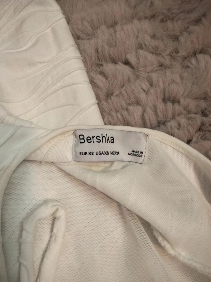Robe courte blanche Bershka XS - photo numéro 4