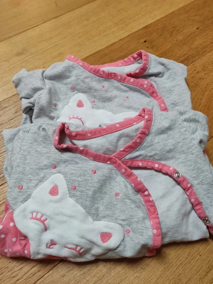 Lot 2 pyjamas 18 mois