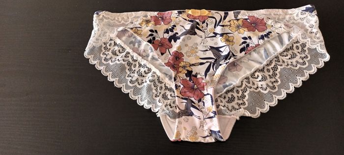 Déshabillé femme et culotte assortie. - photo numéro 2