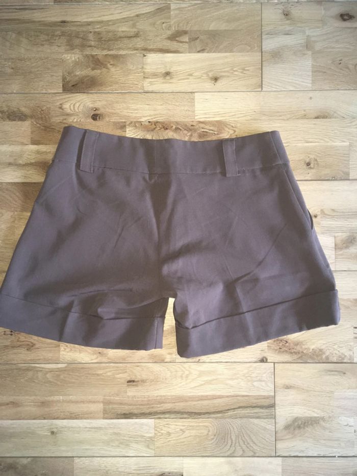 Joli petit short classique marron Sarah djeradi limited 38 - photo numéro 4
