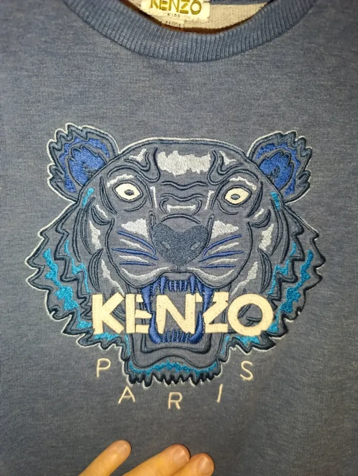 Sweat Kenzo taille 4 ans en très bon état - photo numéro 4