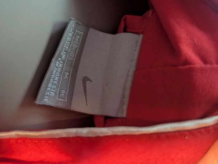 Veste Nike Rouge Vintage 8-10 ans - photo numéro 3