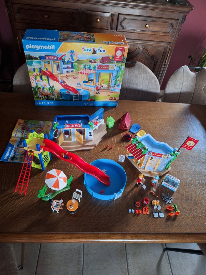 Playmobil camping + piscine 71727 COMPLET - photo numéro 10