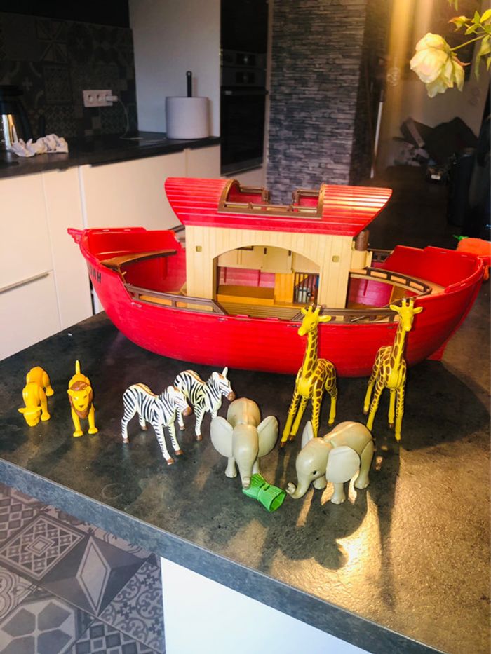 Arche de Noé Playmobil très bon état 4 paires d’animaux et pont inclus
