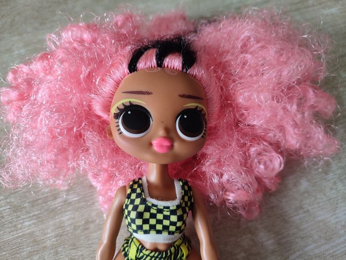Poupée lol - photo numéro 2