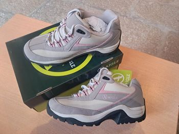 Aigle baskets chaussures marche rando P.39 neuves