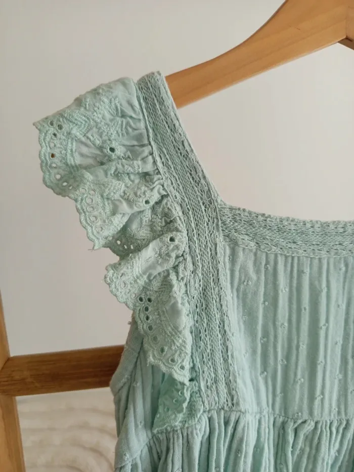 Robe en gaze de coton plumetis avec détails broderie anglaise 8 ans - photo numéro 2