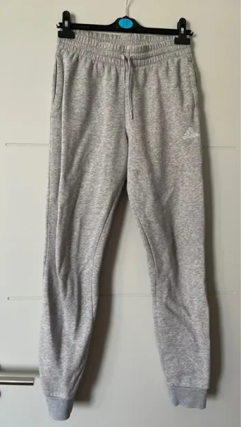 Jogging Adidas gris