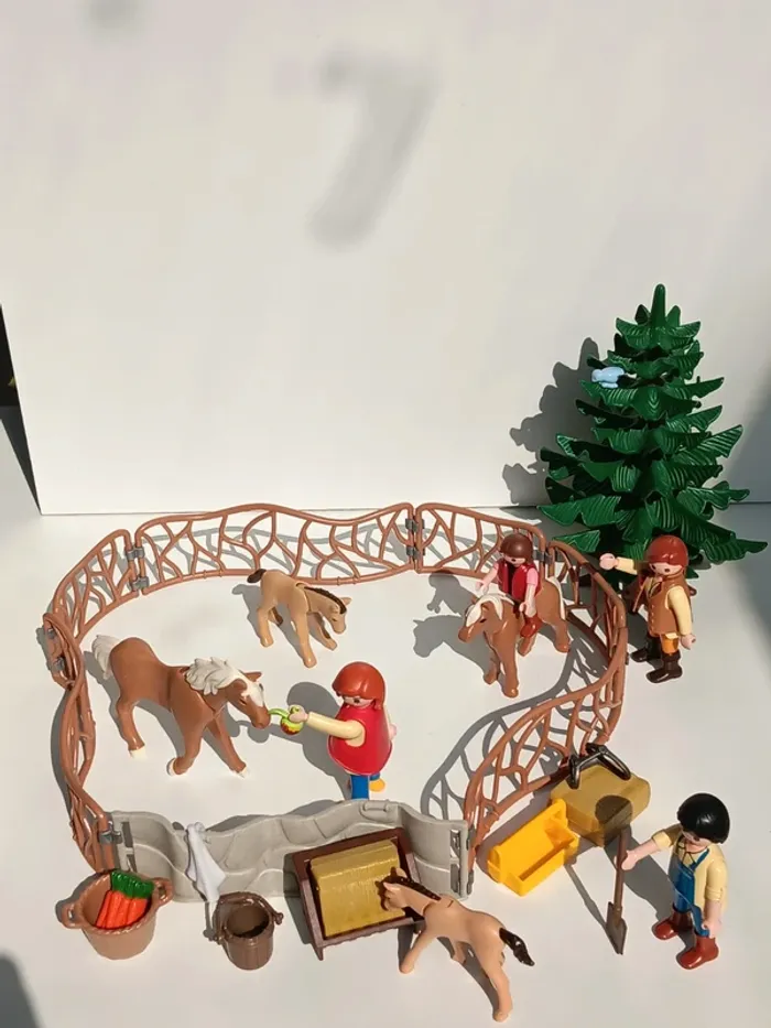 Lot figurines playmobil carrousel apprendre à faire du cheval - photo numéro 2