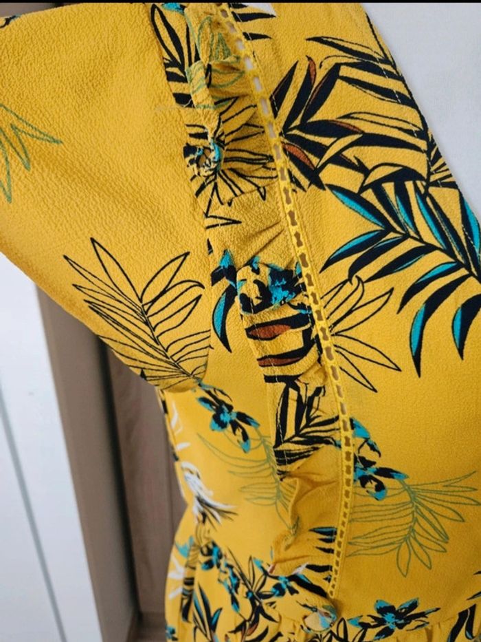 Belle robe d été jaune taille 42 - photo numéro 4
