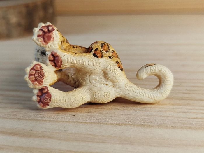 Schleich jeune guépard Figurine Animal de la savane - photo numéro 3