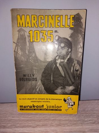 Livre de poche marcinelle 1,035m