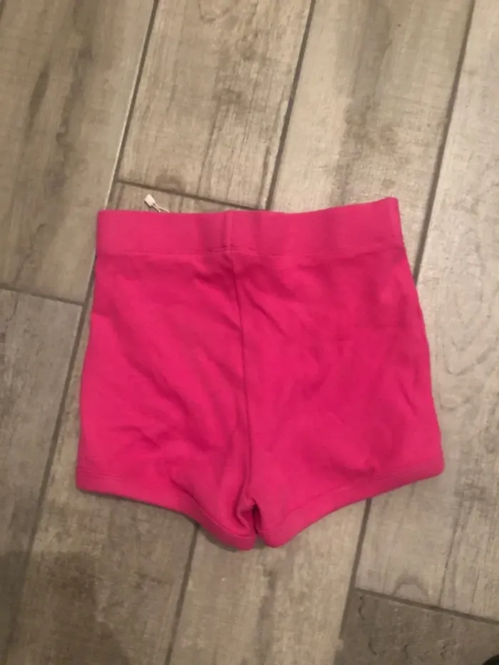 Short rose Zara taille XS - photo numéro 2