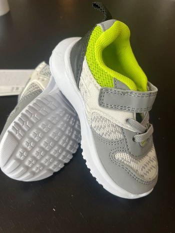 Baskets Gris et blanc, taille 21