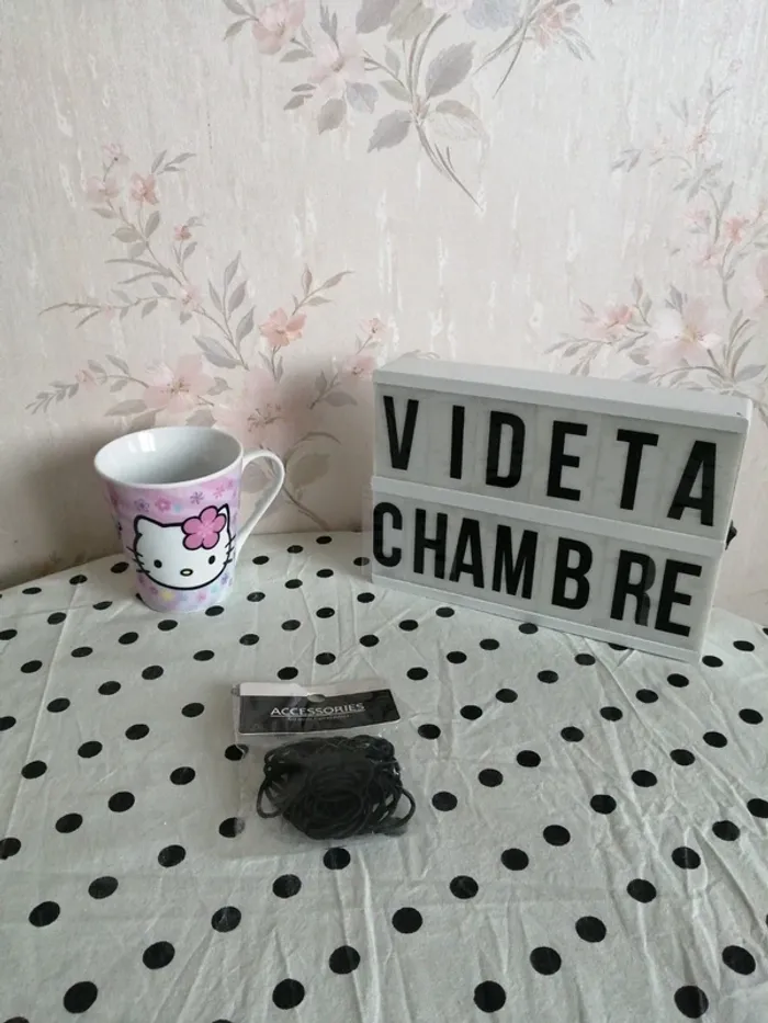 Lot de 50 petits élastiques noirs / accessoires