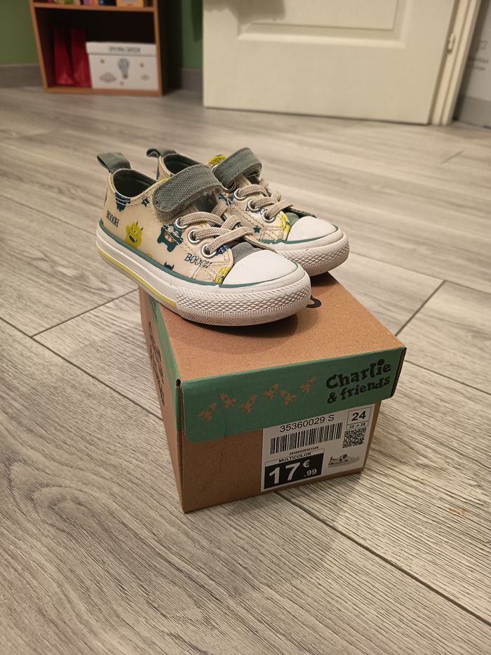 Baskets pointure 24
