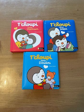 2 livres tchoupi et 1 offert