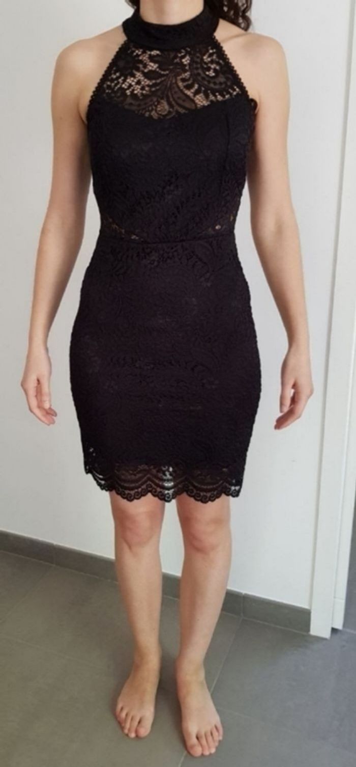 Robe noire dentelle