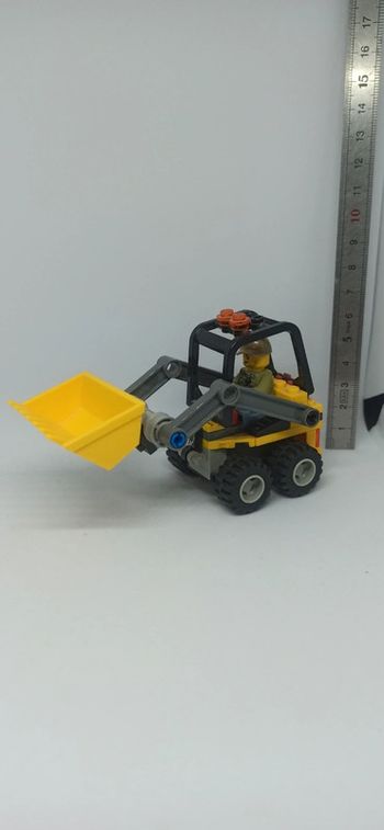 Véhicule chargeuse lego