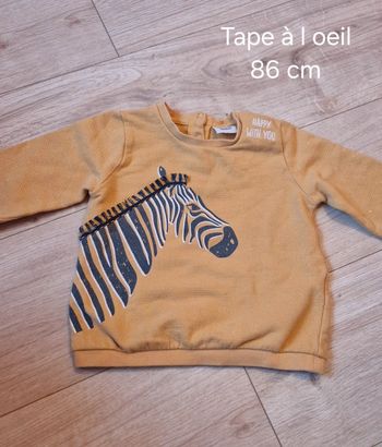 Pull avec zèbre moutarde