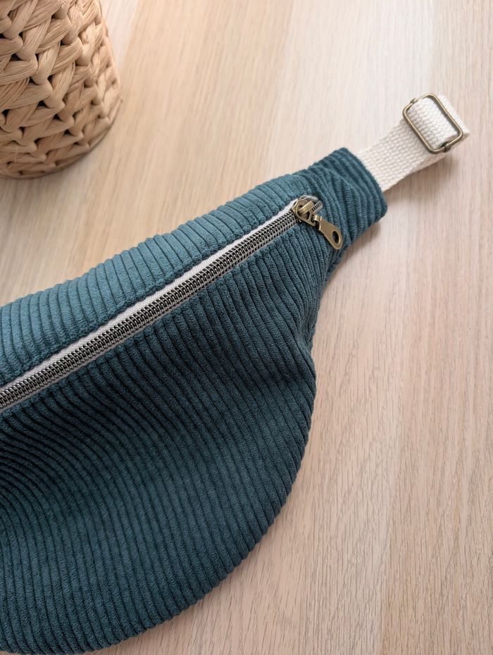 Sac banane femme en velours cotelé vert foncé - photo numéro 3